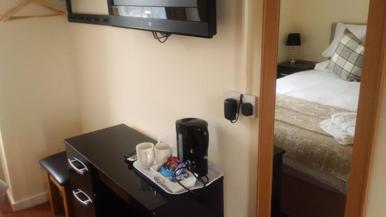 The Edinburgh Castle Bed and Breakfast Holyhead Exteriör bild