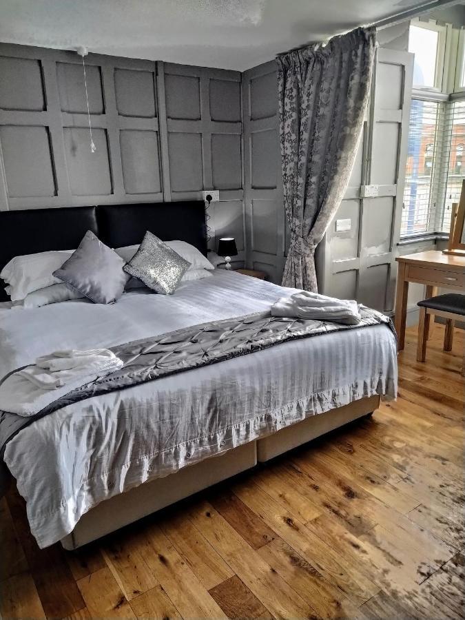 The Edinburgh Castle Bed and Breakfast Holyhead Exteriör bild